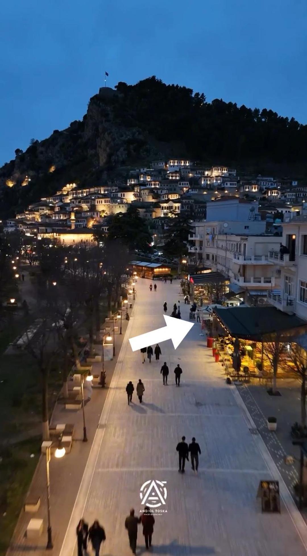Promenade Apartment In City Centre Berat Exterior foto
